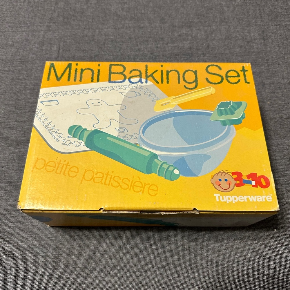 Tupperware Children's Baking Set NEW in box